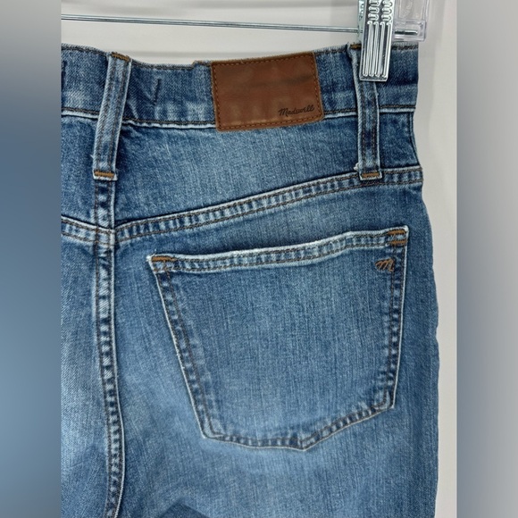 Madewell The Perfect Vintage Jean in Hernando Wash: Raw Hem Edition - Picture 4 of 16